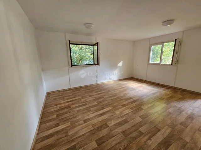 Eladó ház Szigetmonostor 34 nm