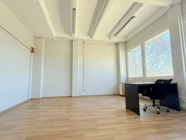 Kiadó kereskedelmi és ipari ingatlan Szentendre 28 nm