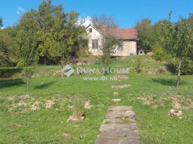 Eladó telek Budakalász 5227 nm