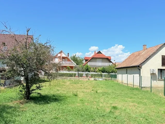 Eladó telek Balatonföldvár 560 nm
