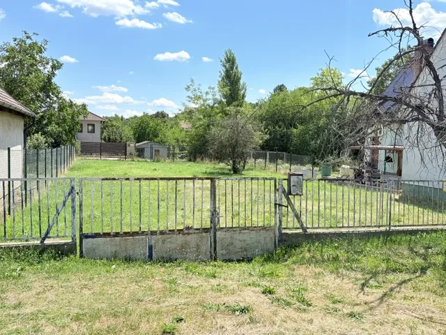Eladó telek Balatonföldvár 560 nm