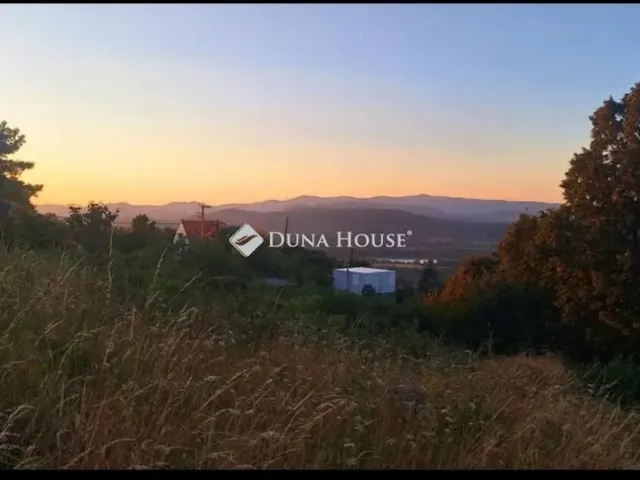 Eladó telek Dunabogdány 699 nm