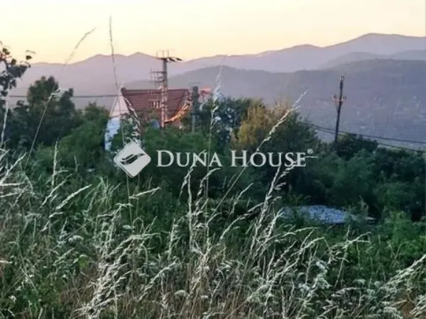 Eladó telek Dunabogdány 699 nm