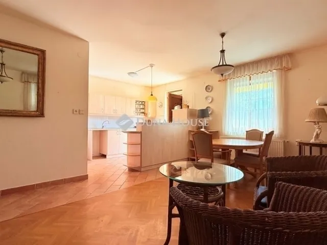 Eladó ház Pócsmegyer 160 nm