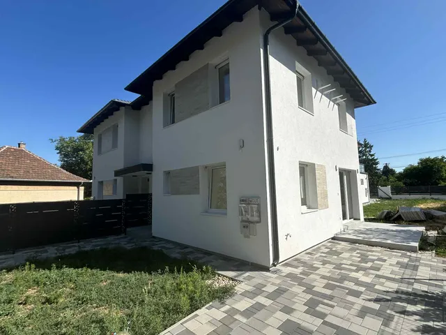 Eladó ház Budapest XVII. kerület, Helikopter út 88 nm