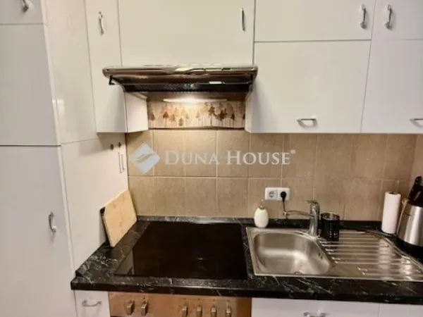 Eladó lakás Budapest III. kerület 39 nm