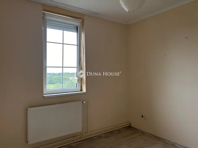 Eladó lakás Komárom 72 nm