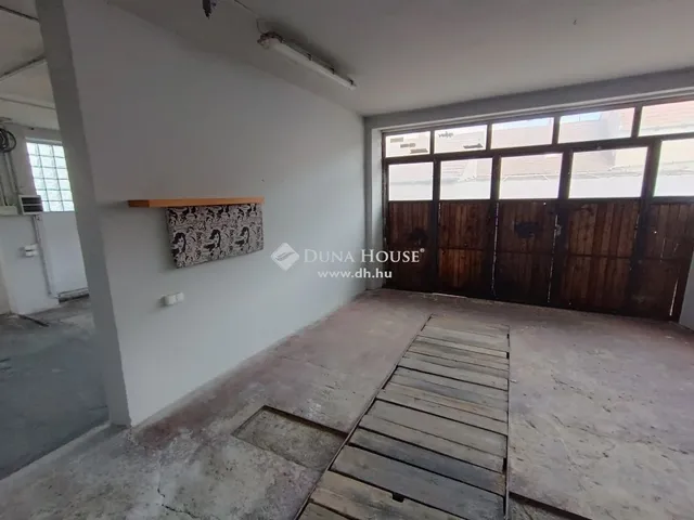 Kiadó kereskedelmi és ipari ingatlan Budakalász 200 nm