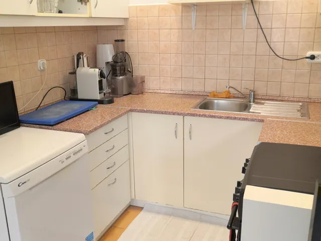 Eladó lakás Budapest VI. kerület, Nagykörúton belüli terület 72 nm