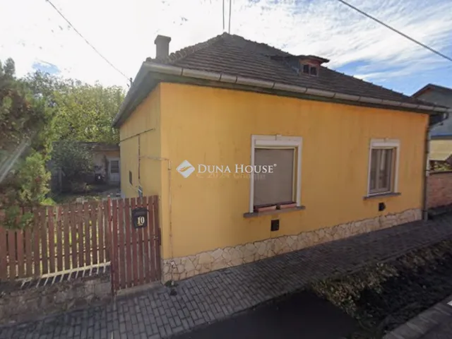 Eladó ház Szob 68 nm