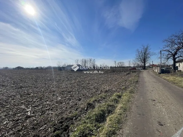 Eladó telek Monor 700 nm