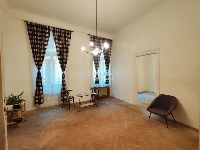 Eladó lakás Budapest VI. kerület 59 nm