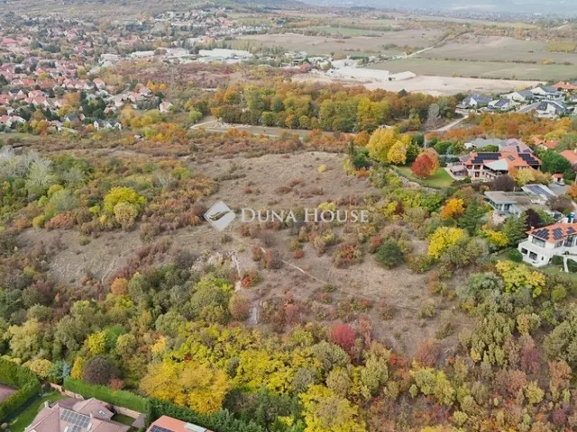 Eladó telek Üröm 17573 nm