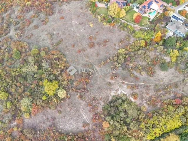 Eladó telek Üröm 17573 nm