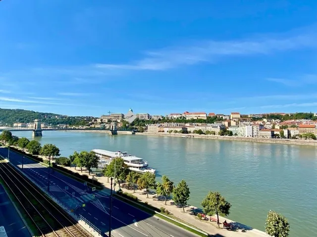 Eladó lakás Budapest V. kerület 74 nm