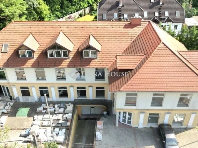Eladó kereskedelmi és ipari ingatlan Budapest X. kerület 1216 nm