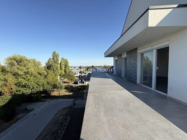 Eladó lakás Érd 173 nm