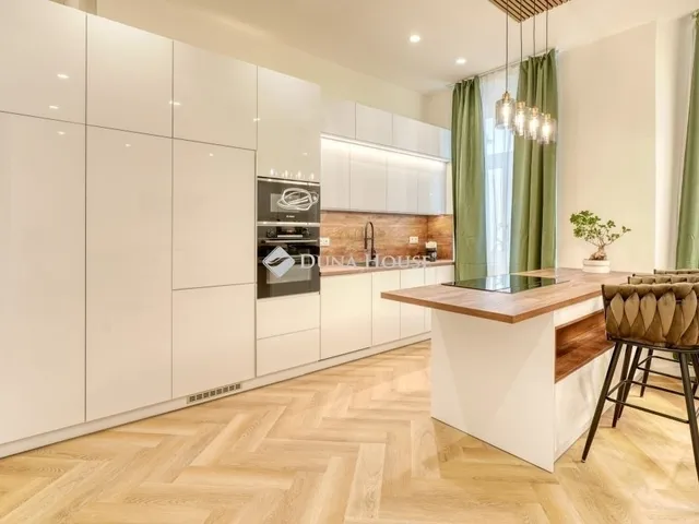 Eladó lakás Budapest V. kerület 91 nm