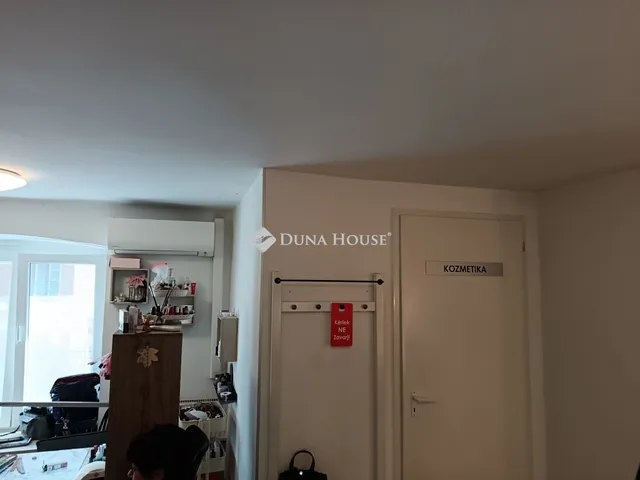 Eladó kereskedelmi és ipari ingatlan Budapest XI. kerület 60 nm