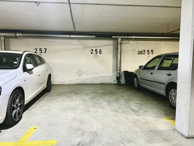 Kiadó garázs Budapest XI. kerület 15 nm