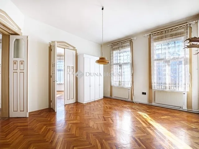 Eladó lakás Budapest I. kerület 140 nm