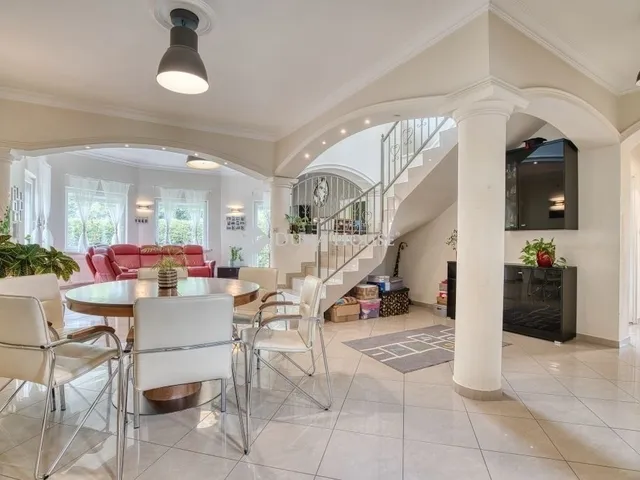 Eladó ház Érd 214 nm