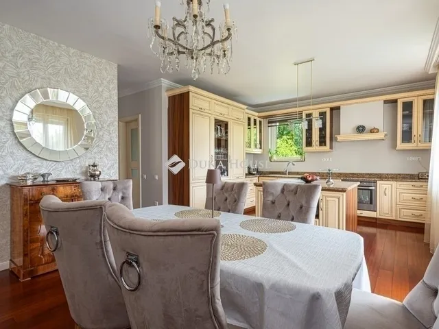 Eladó ház Budapest II. kerület 270 nm