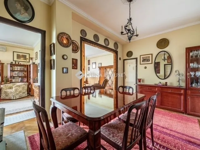 Eladó üdülő és hétvégi ház Budapest XI. kerület 101 nm