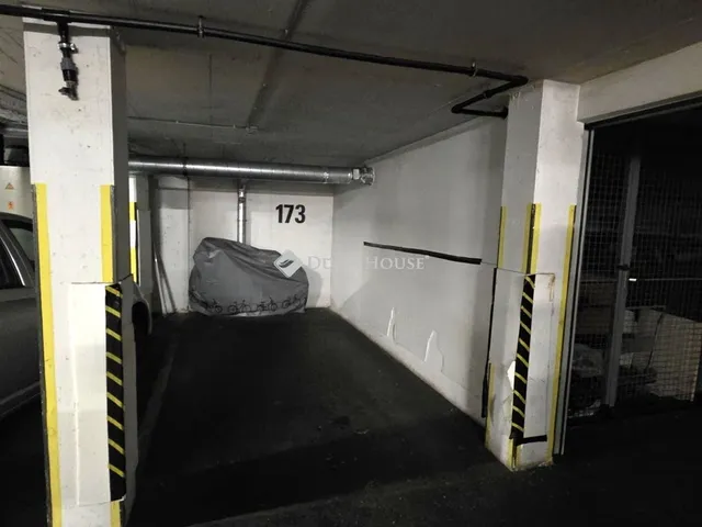 Eladó garázs Budapest XI. kerület 8 nm