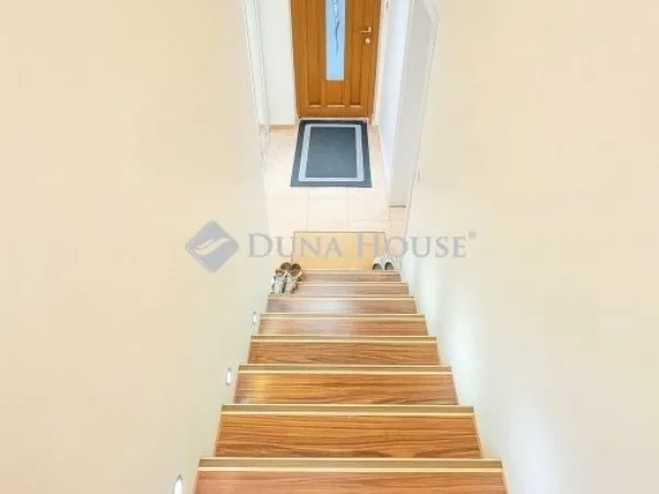 Eladó ház Törökbálint 283 nm