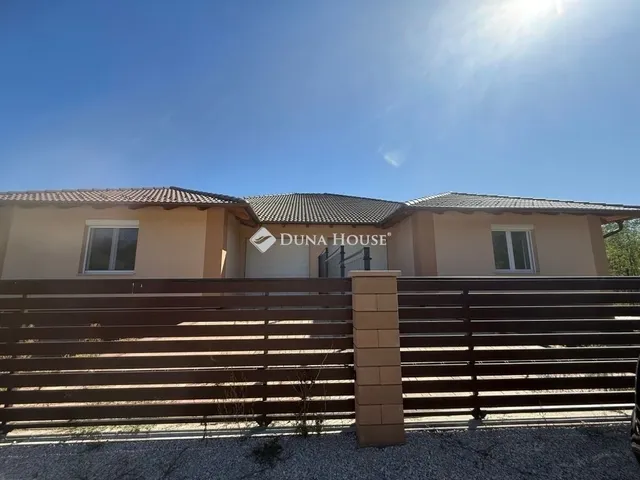 Eladó ház Nagytarcsa 118 nm