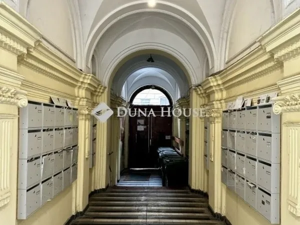 Eladó lakás Budapest VI. kerület 28 nm