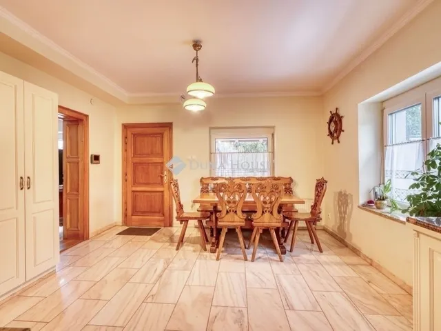 Eladó ház Budapest II. kerület 350 nm