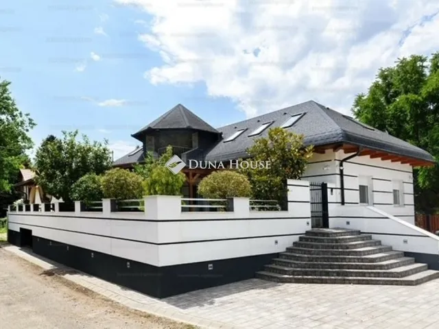 Eladó ház Szigethalom 309 nm