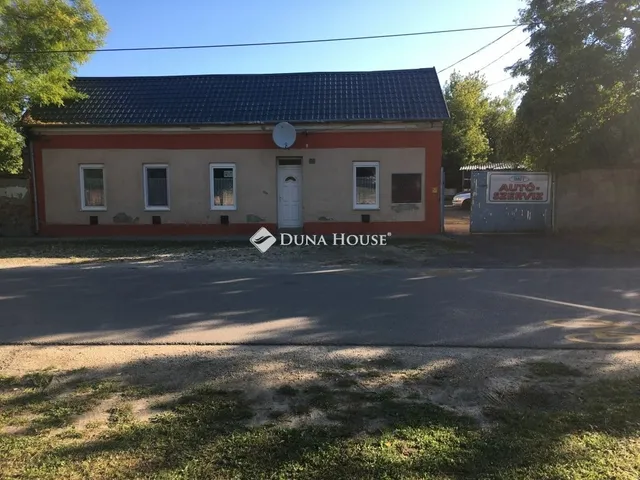 Eladó telek Székesfehérvár 1764 nm