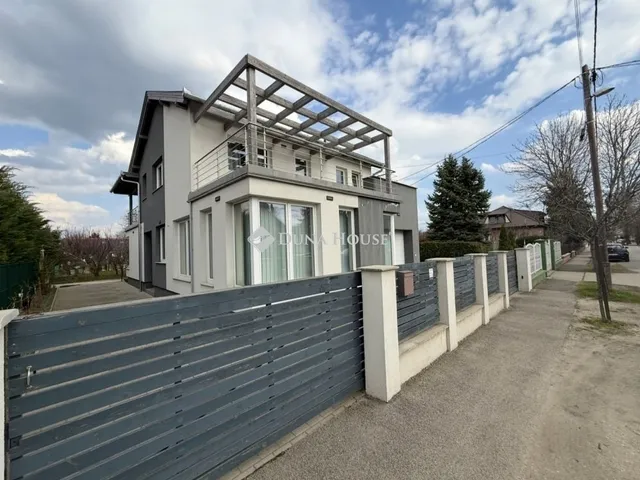 Eladó ház Budapest XVIII. kerület 210 nm