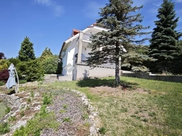 Eladó nyaraló Szentendre 140 nm