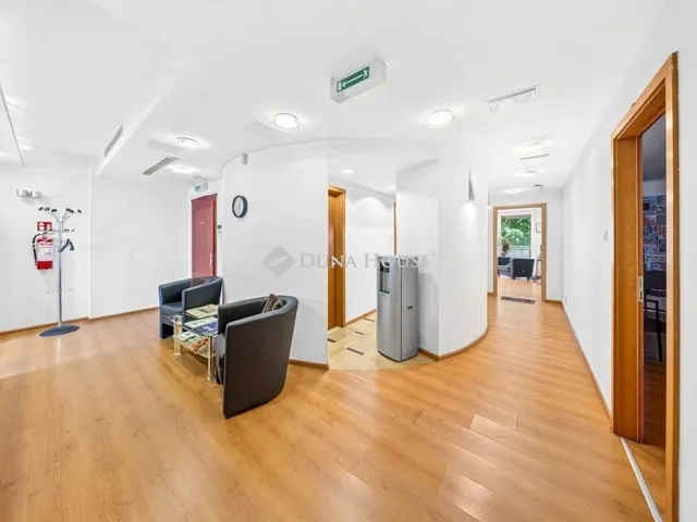 Eladó lakás Budapest II. kerület 238 nm