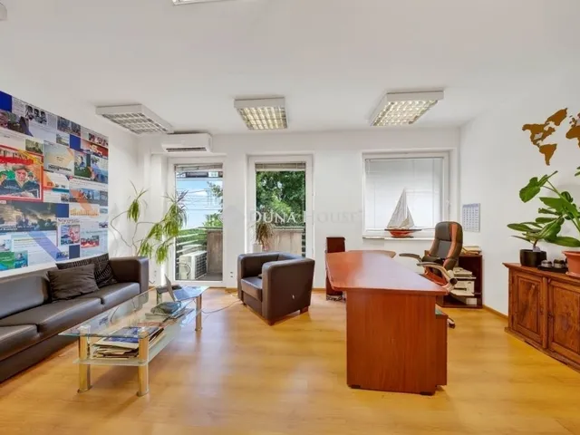 Eladó lakás Budapest II. kerület 238 nm