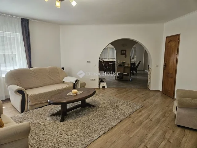 Eladó ház Szentendre 210 nm