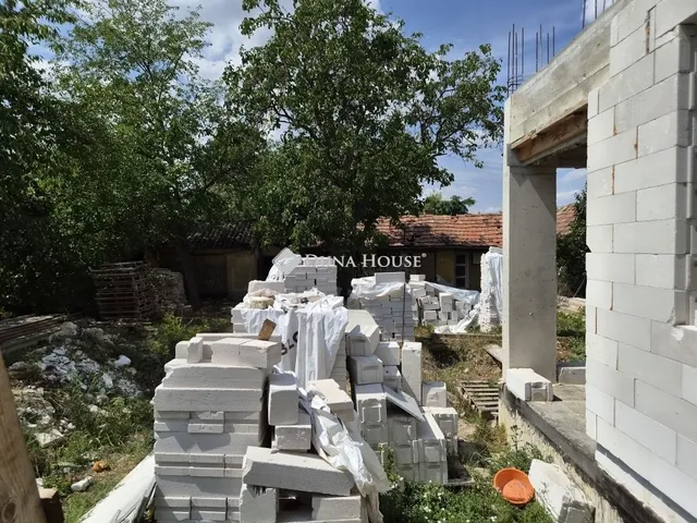 Eladó ház Tárnok 180 nm