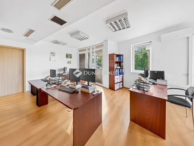 Eladó lakás Budapest II. kerület 238 nm