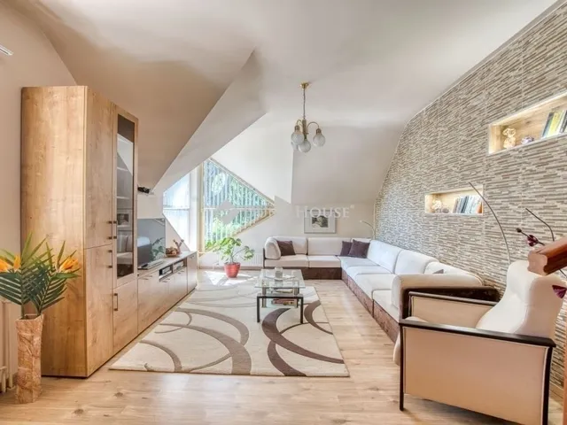 Eladó ház Budapest XVIII. kerület 216 nm