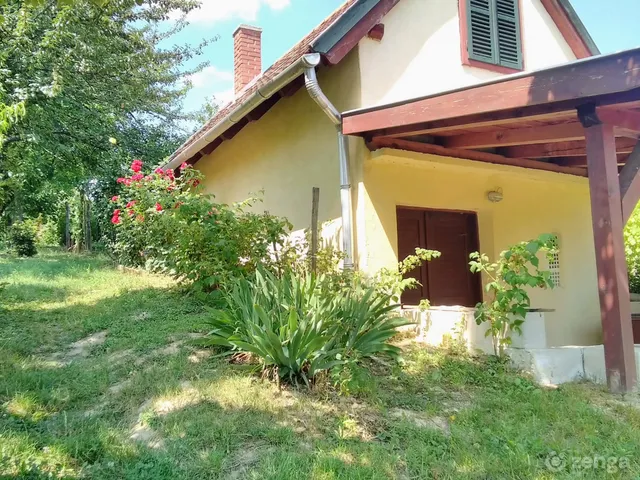 Eladó telek Somló-hegy 1700 nm