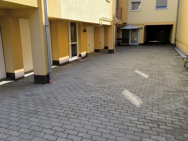 Eladó garázs Debrecen, Dobozikert, Dobozi utca 15 nm