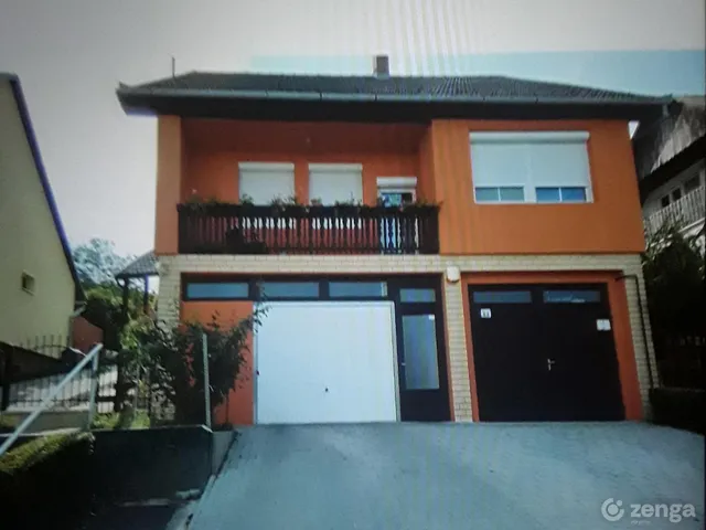 Eladó ház Szekszárd, Csatár 220 nm