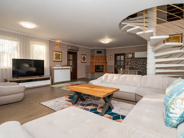 Eladó ház Kiskunmajsa, Szent László utca 303 nm