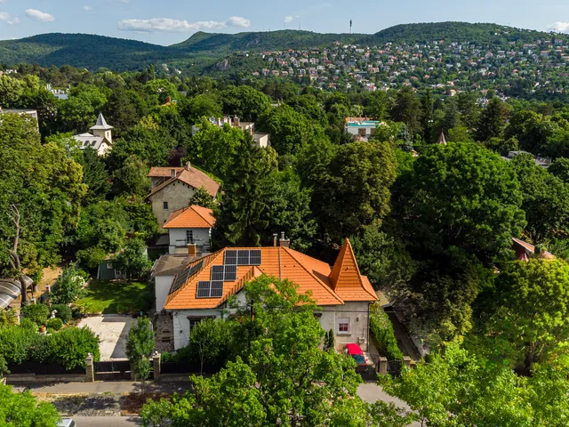 Eladó ház Budapest II. kerület, Szépilona 231 nm
