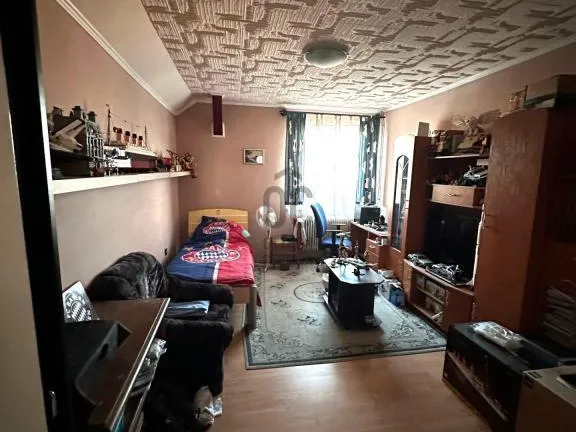 Eladó ház Budapest XXI. kerület, Királyerdő 250 nm