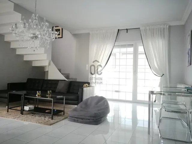 Eladó ház Budapest XVII. kerület, Rákoskert 218 nm